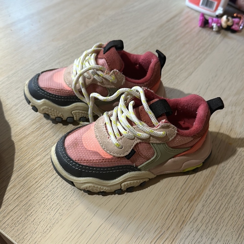 Baby Zara Toddler colorblock size 23 sneaker shoes - Picture 2 of 8